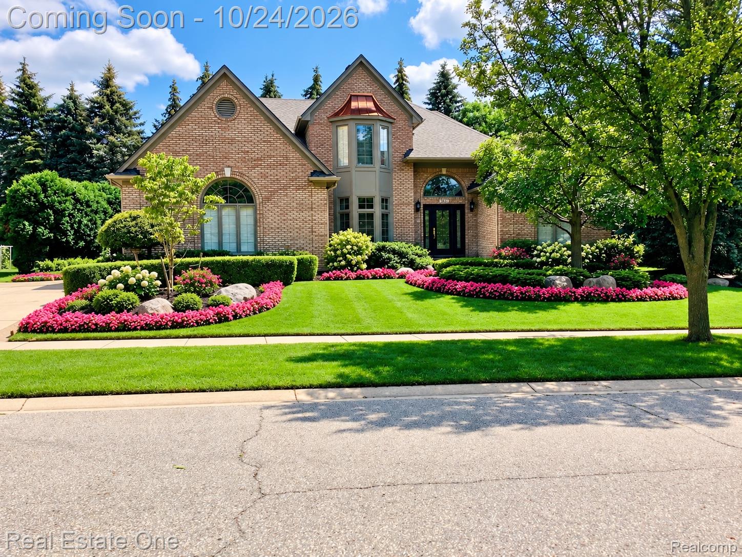 3623 Nesting Ridge Dr Rochester Hills MI