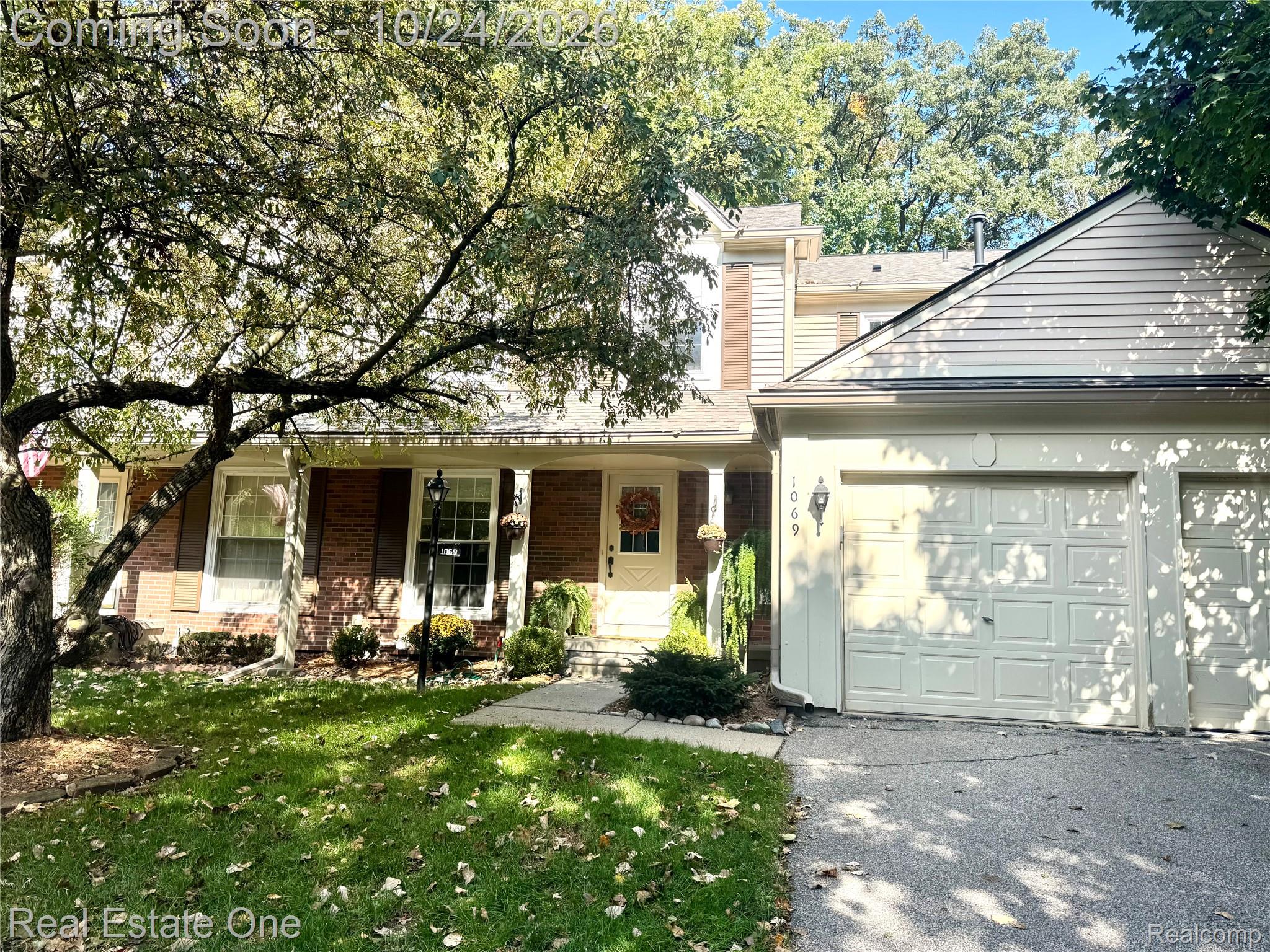 1069 Paint Creek Ln 394 Rochester Hills MI