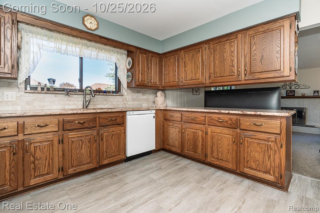 16349 Monticello DR