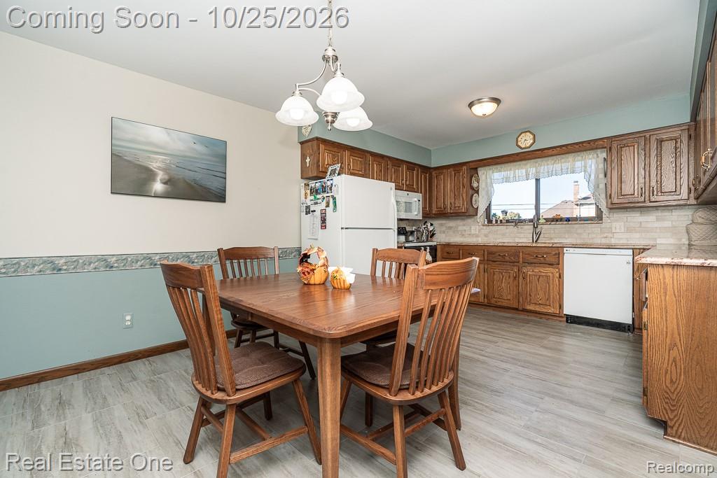 16349 Monticello DR