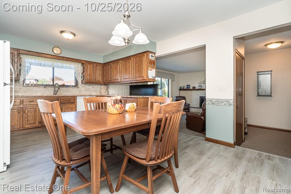 16349 Monticello DR