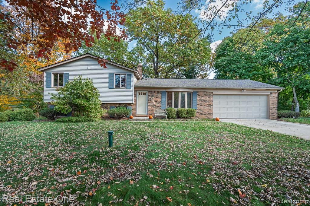 4981 Iroquois Blvd Clarkston MI