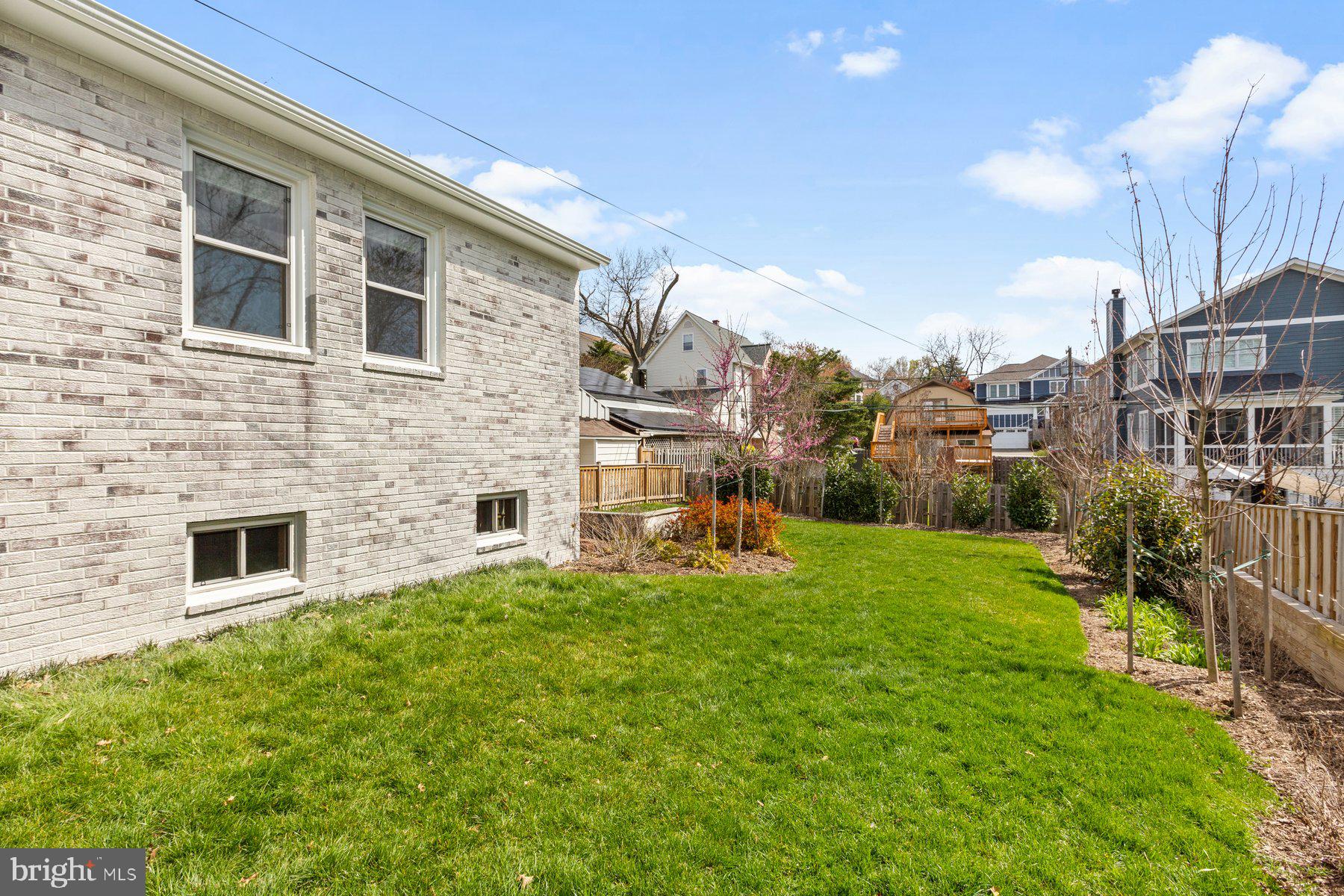 2027 N Utah St
