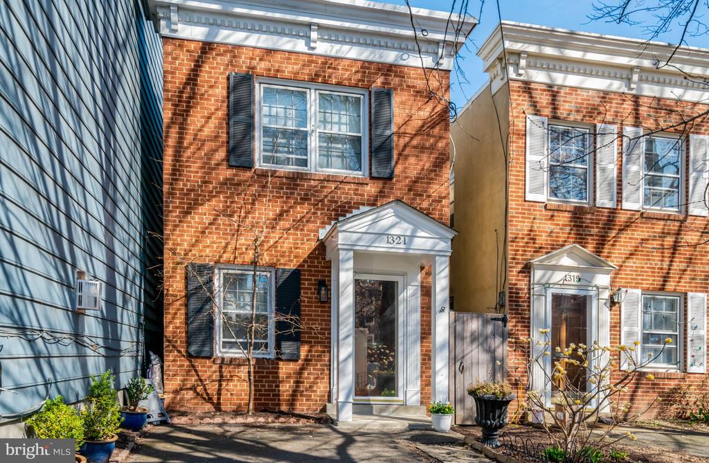 1321 QUEEN STREET