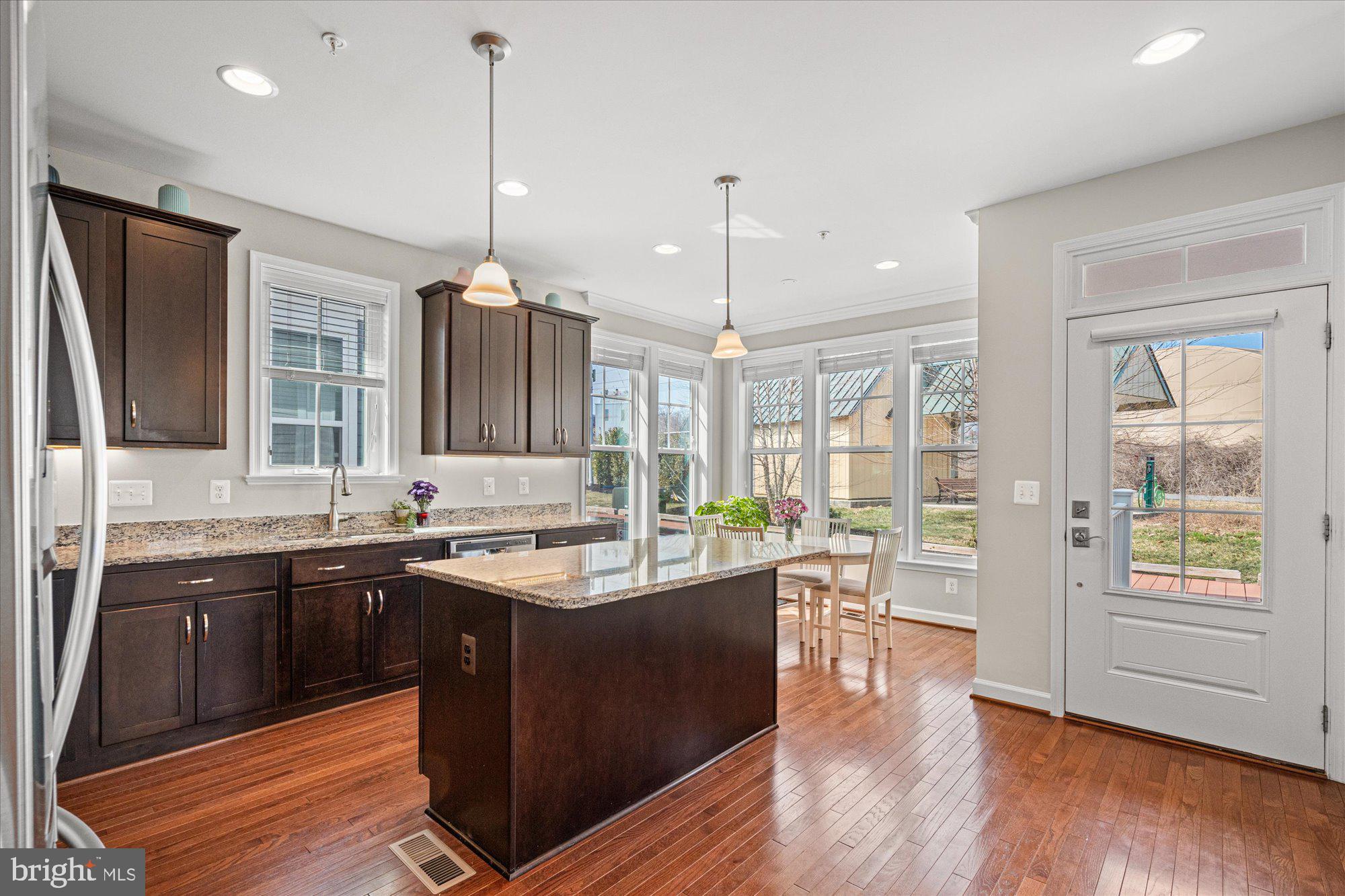 1022 RAILROAD AVENUE 4