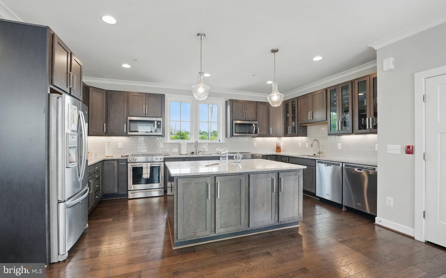 1022 RAILROAD AVENUE 4