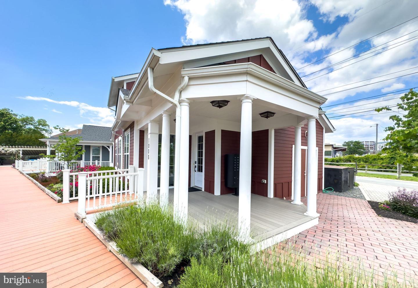 1022 RAILROAD AVENUE 4