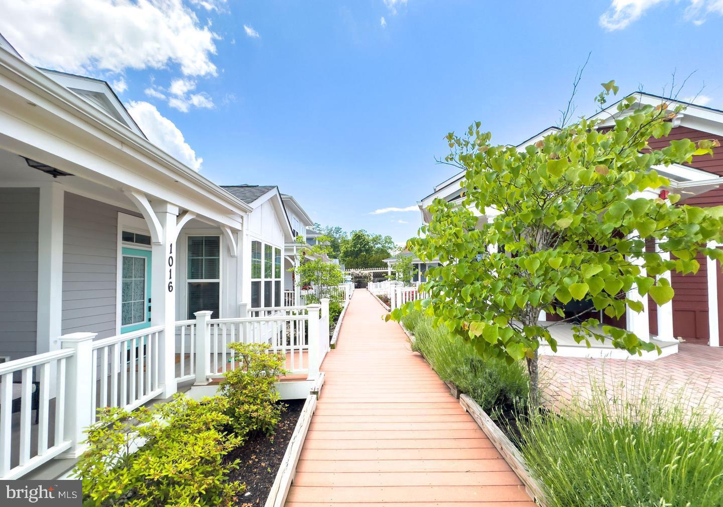 1022 RAILROAD AVENUE 4