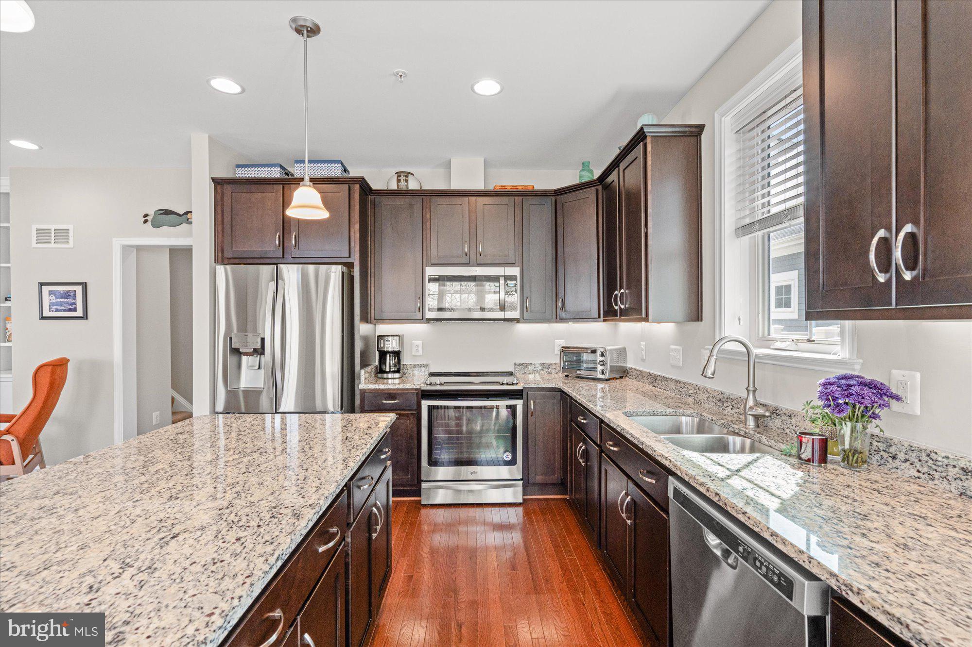 1022 RAILROAD AVENUE 4