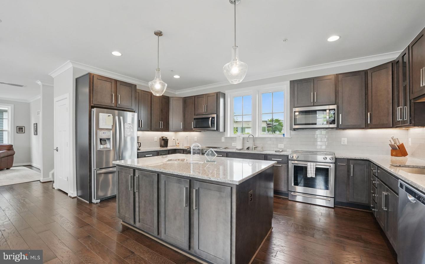 1022 RAILROAD AVENUE 4