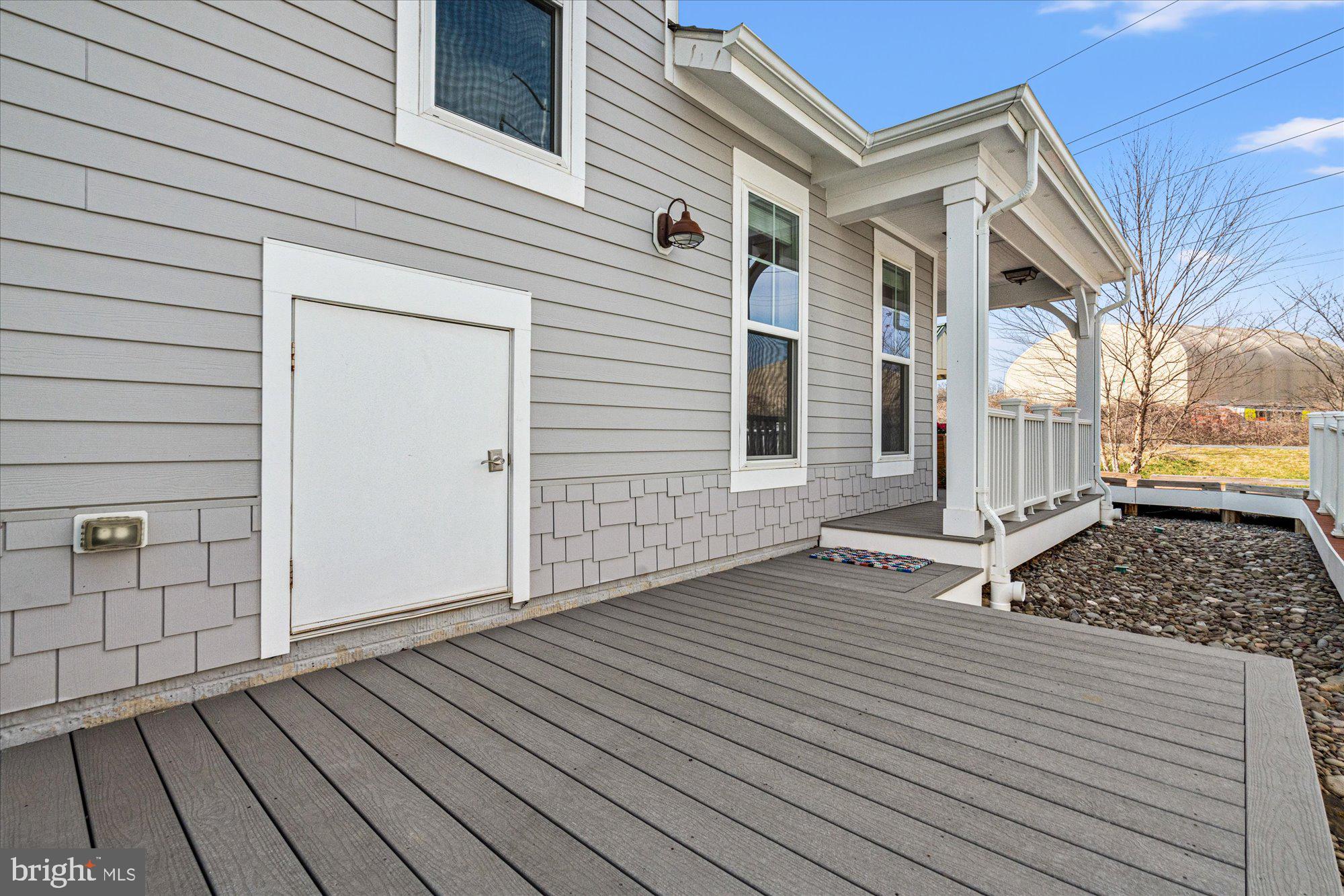 1022 RAILROAD AVENUE 4