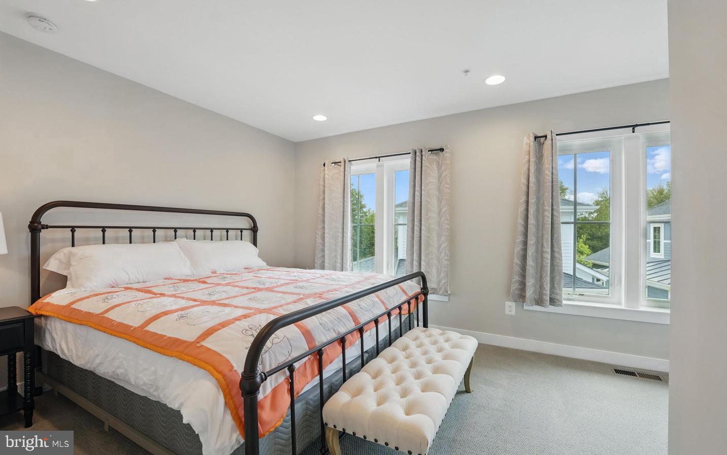 1022 RAILROAD AVENUE 4