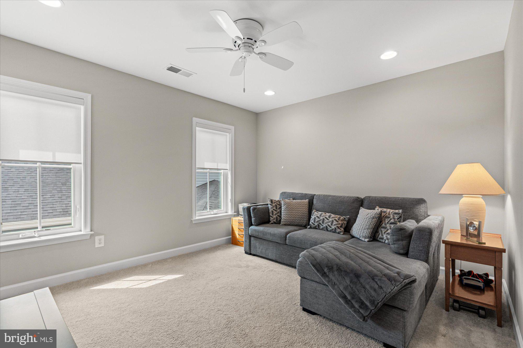 1022 RAILROAD AVENUE 4