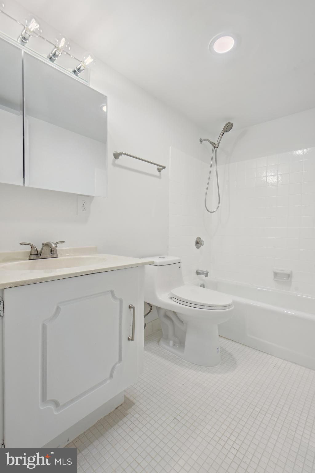 2300 Pimmit DRIVE Unit: 707