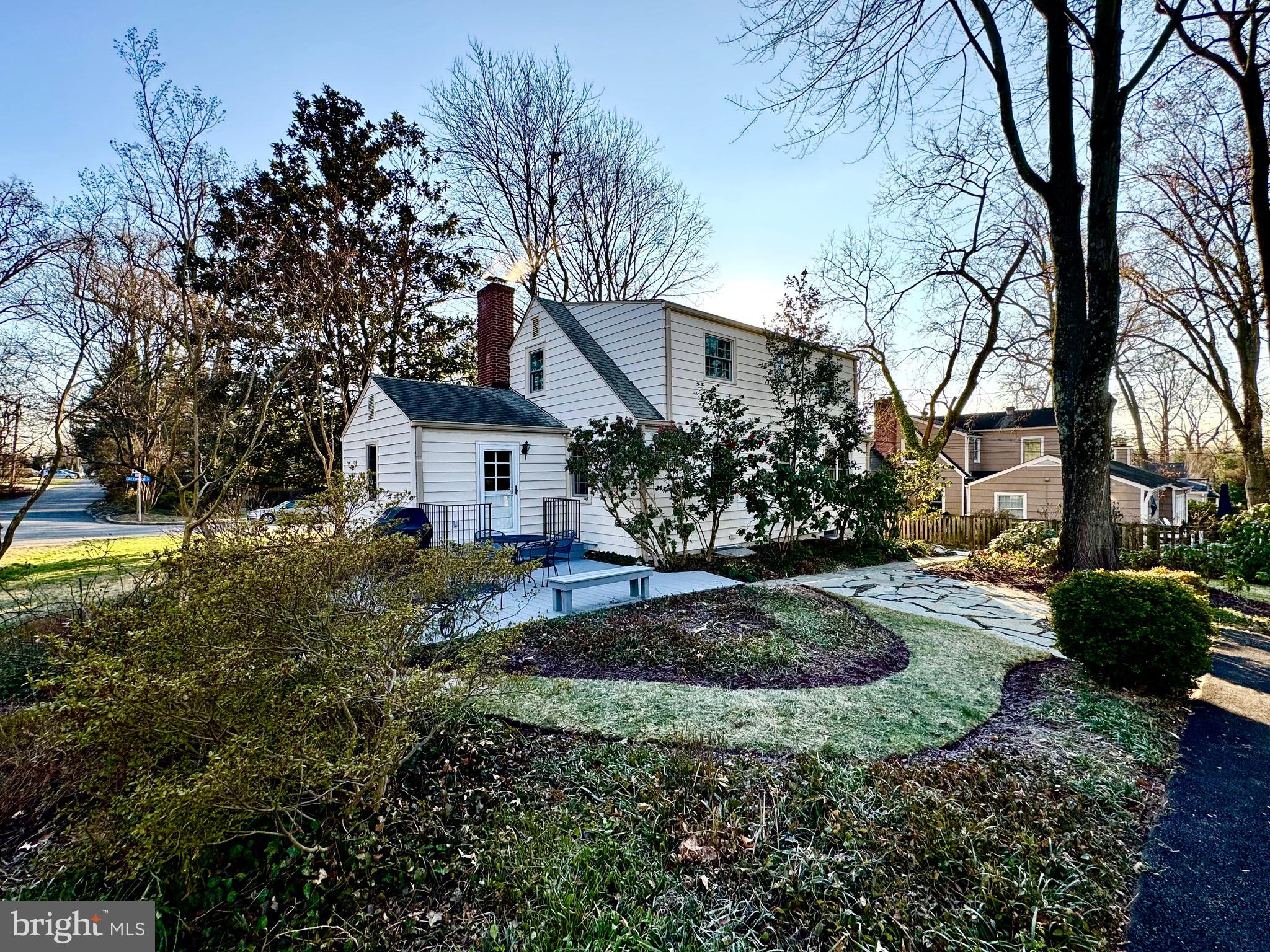 2352 Greenwich St