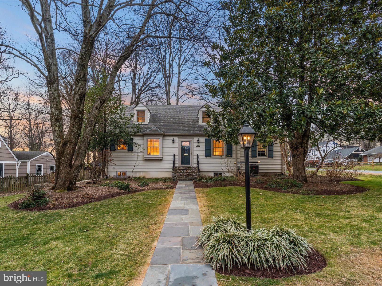 2352 Greenwich St