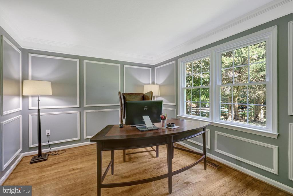 1301 Brookdale Ter