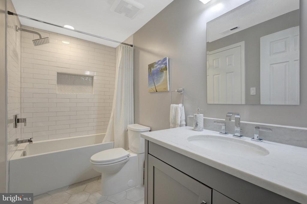 1301 Brookdale Ter