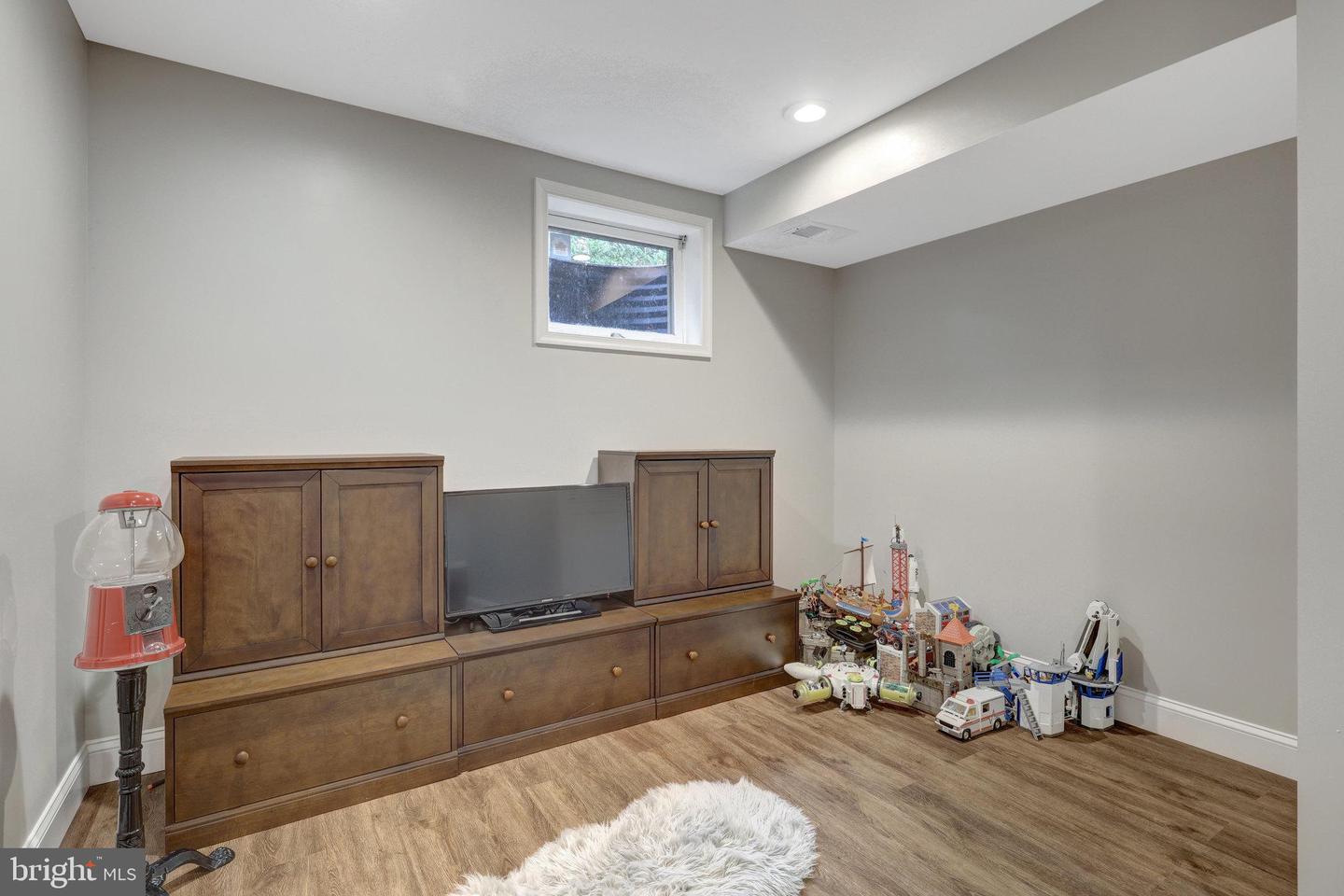 1301 Brookdale Ter