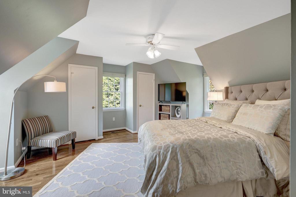 1301 Brookdale Ter