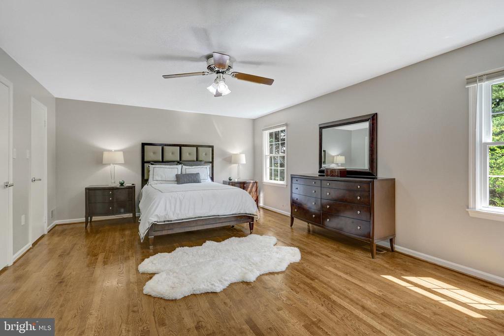 1301 Brookdale Ter