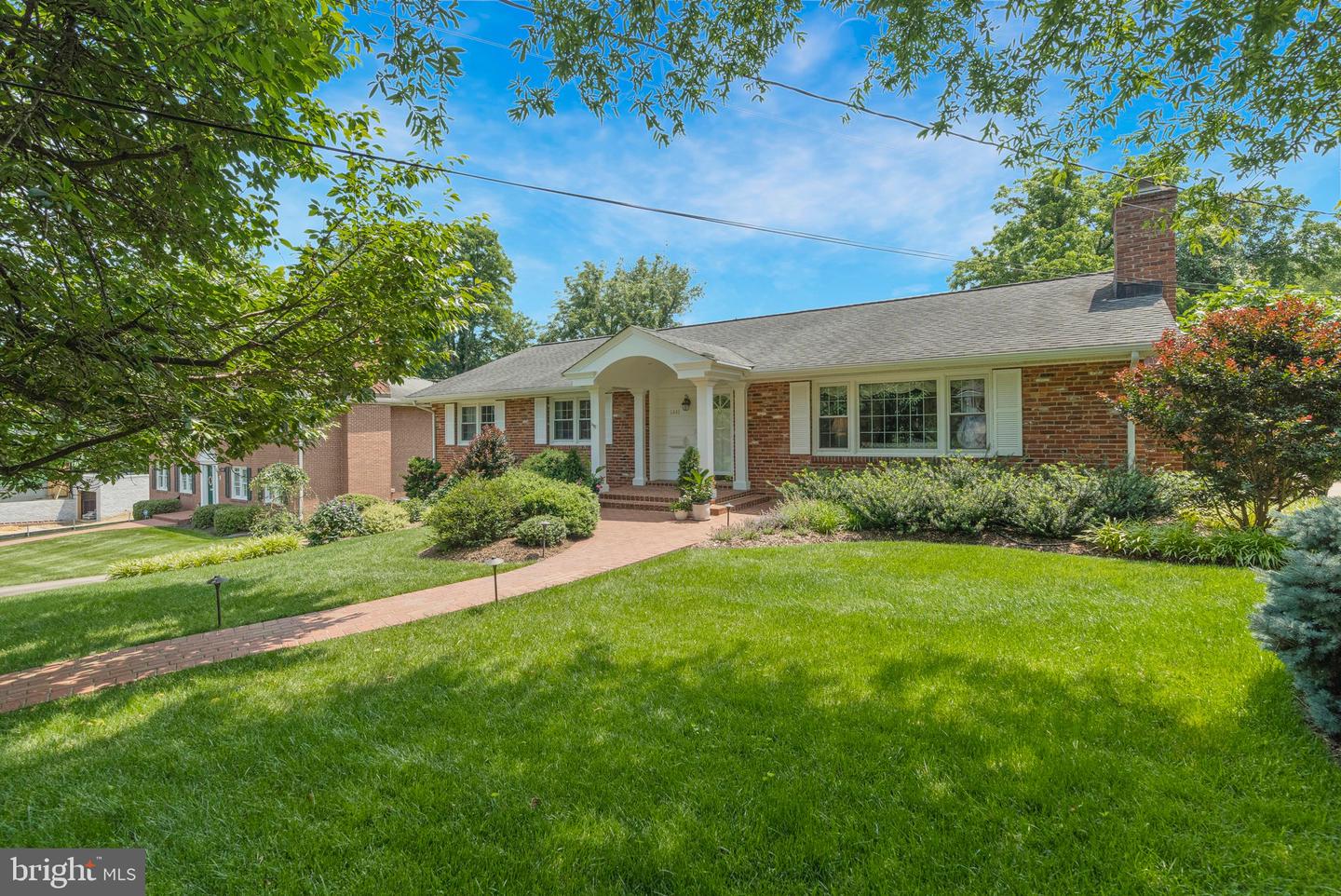 1441 Colleen Ln