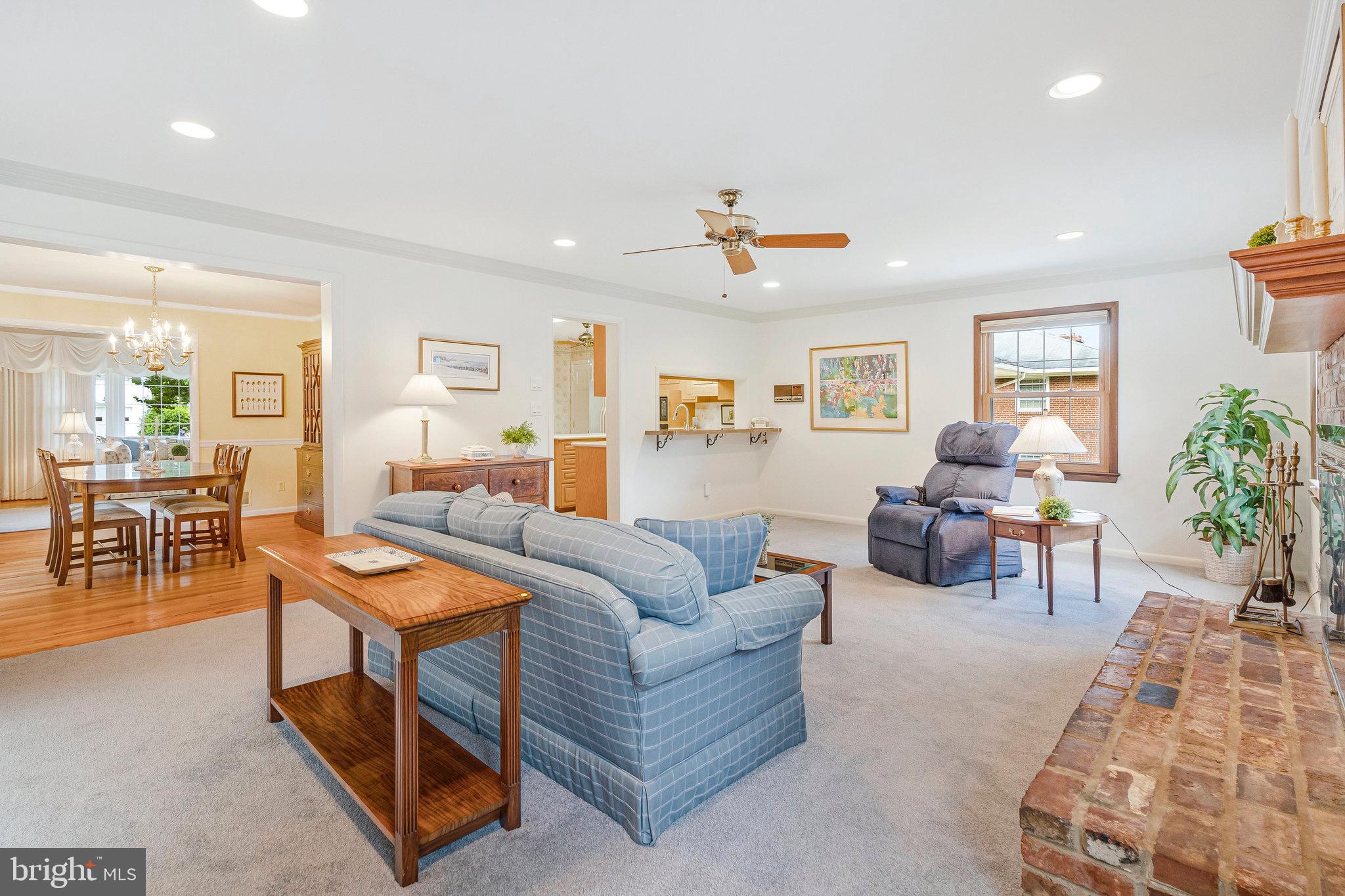 1441 Colleen Ln