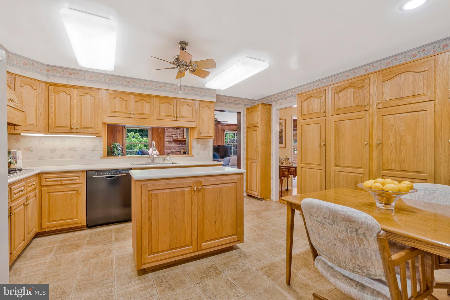 1441 Colleen Ln