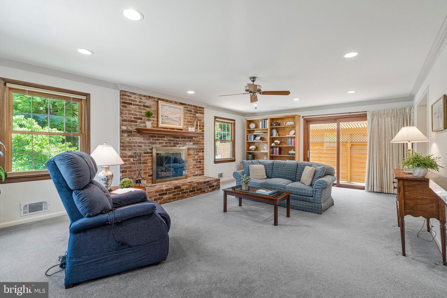1441 Colleen Ln