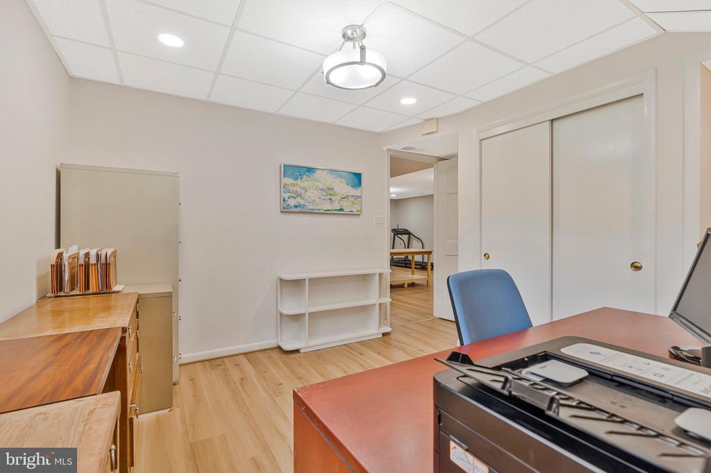 1441 Colleen Ln