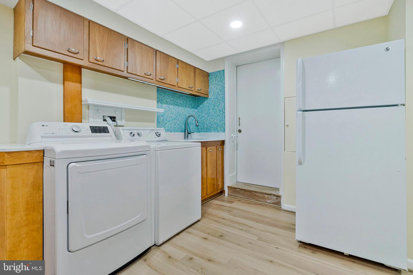 1441 Colleen Ln