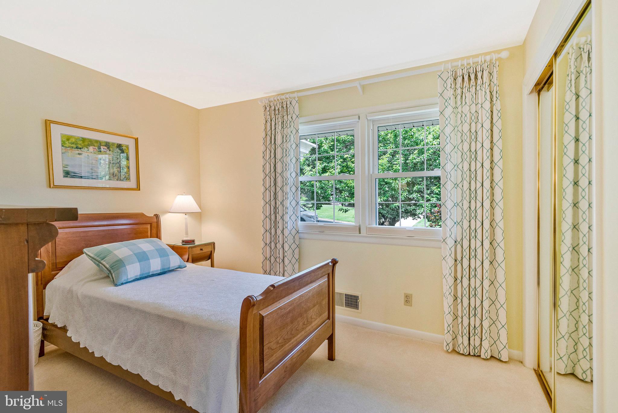 1441 Colleen Ln