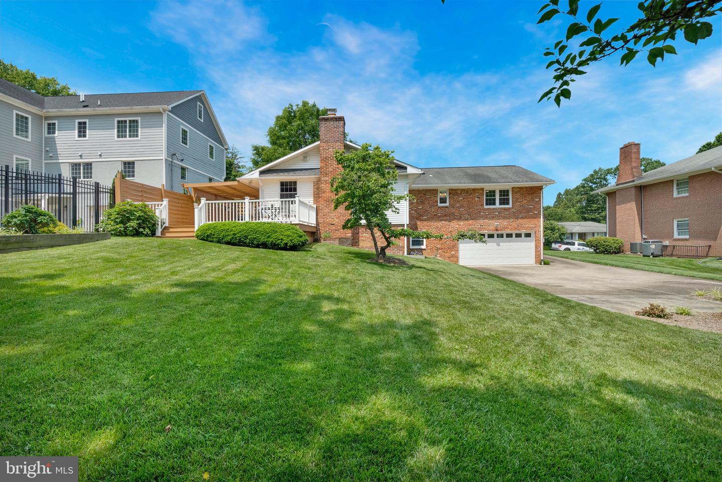1441 Colleen Ln