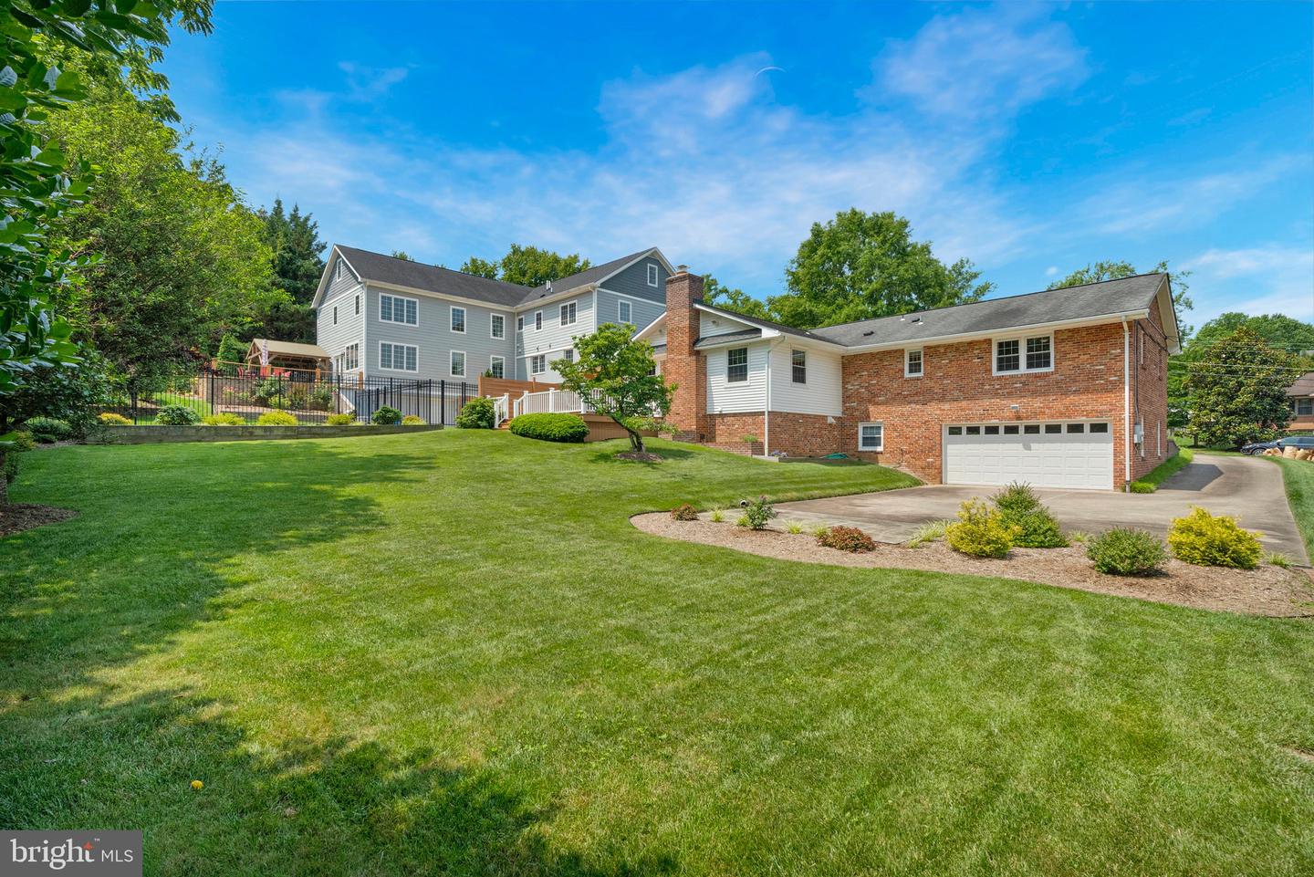 1441 Colleen Ln
