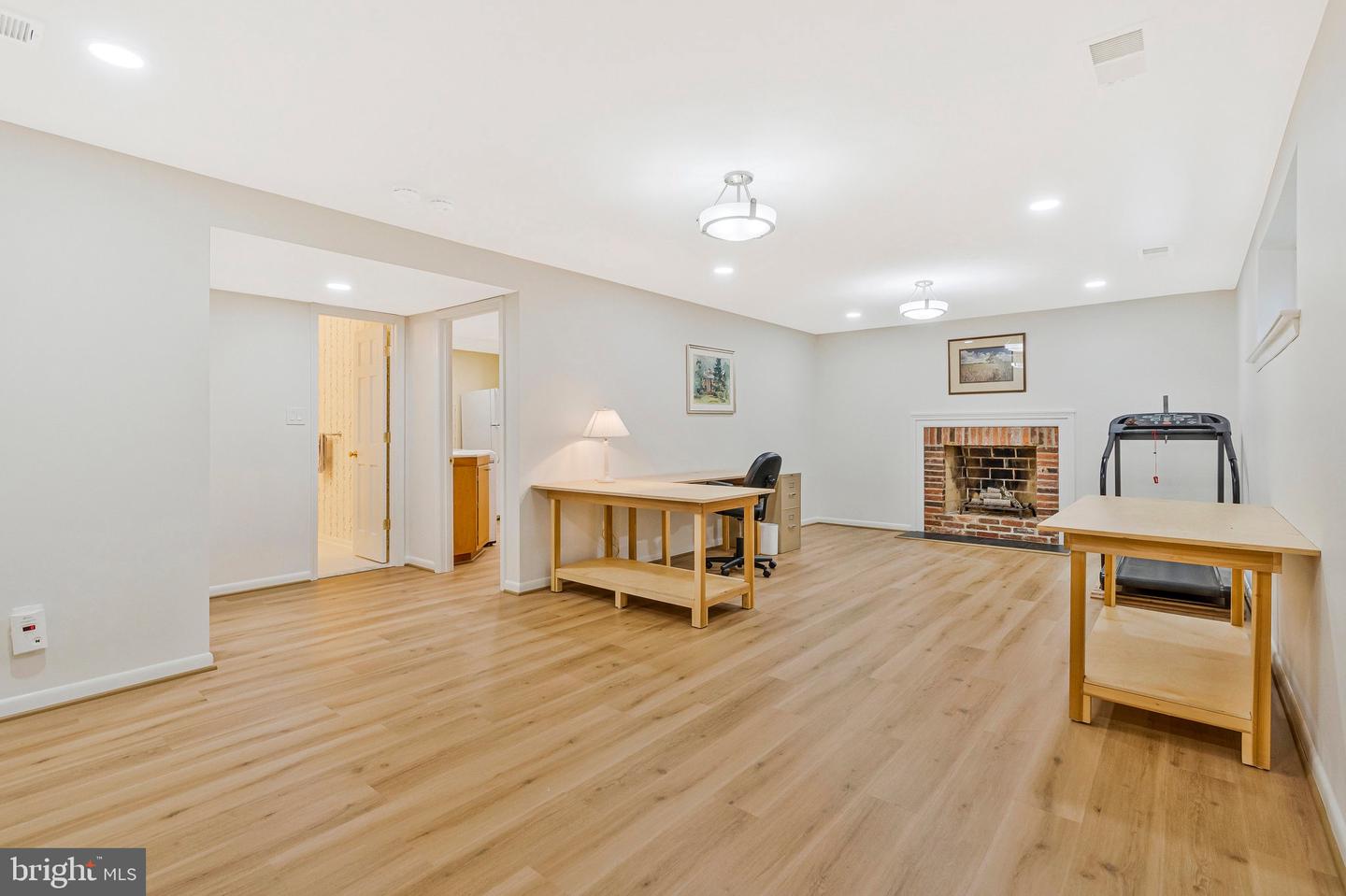 1441 Colleen Ln