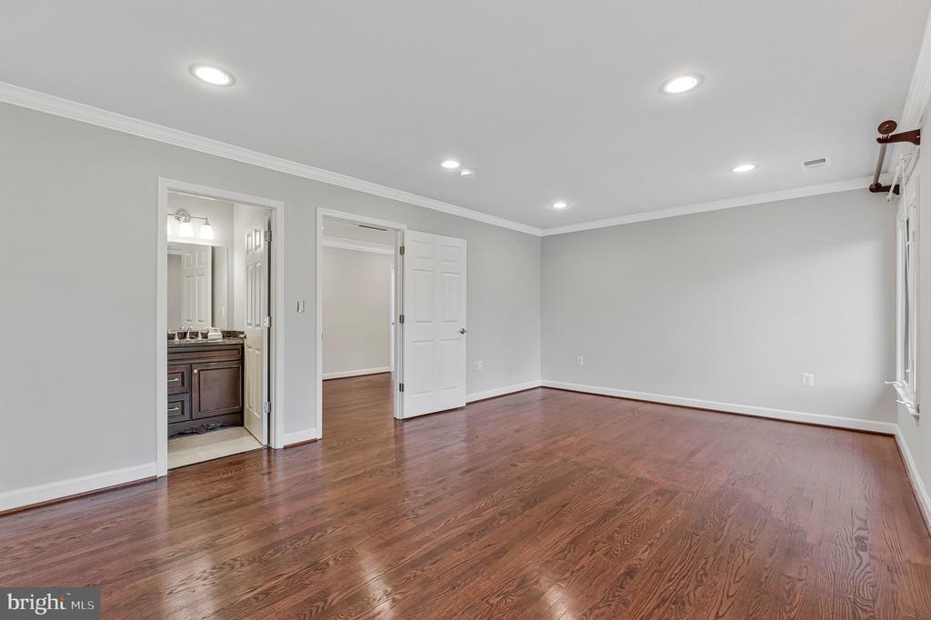 8611 BROOK ROAD