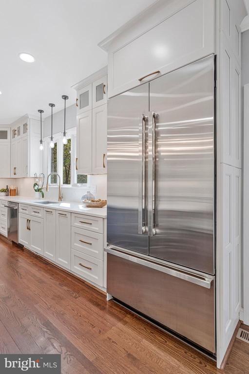 8611 BROOK ROAD