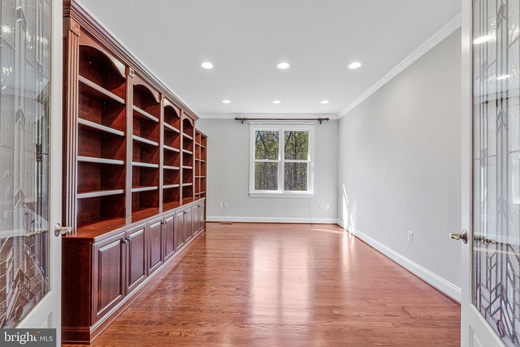 8611 BROOK ROAD