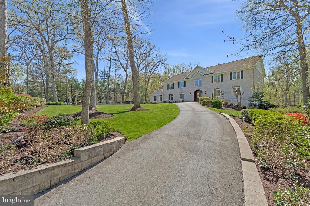 8611 BROOK ROAD