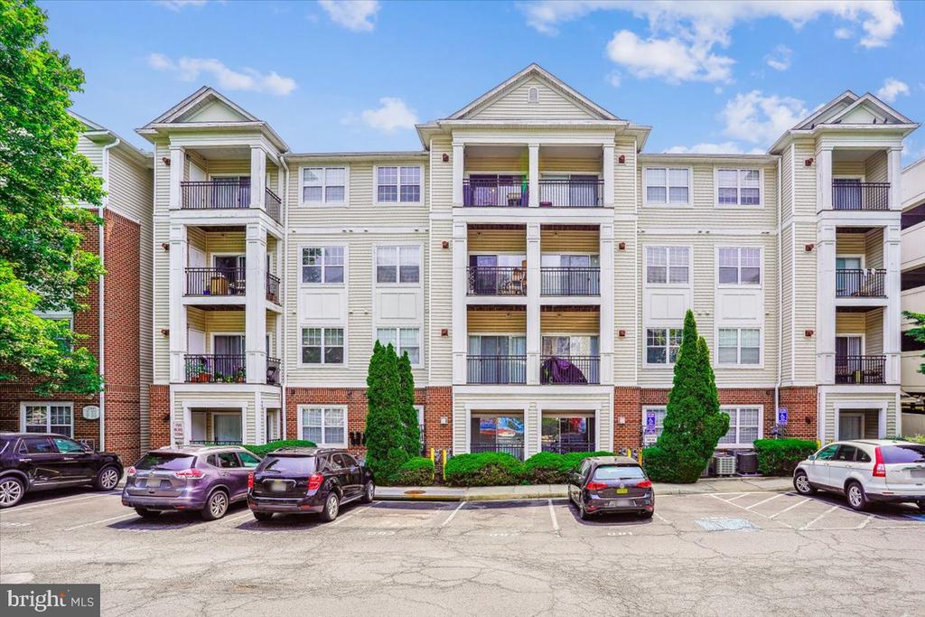 12945 CENTRE PARK CIRCLE Unit: 303