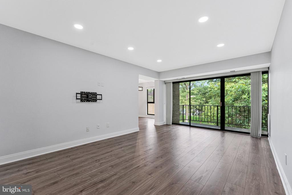 2012 COLTS NECK ROAD 21A