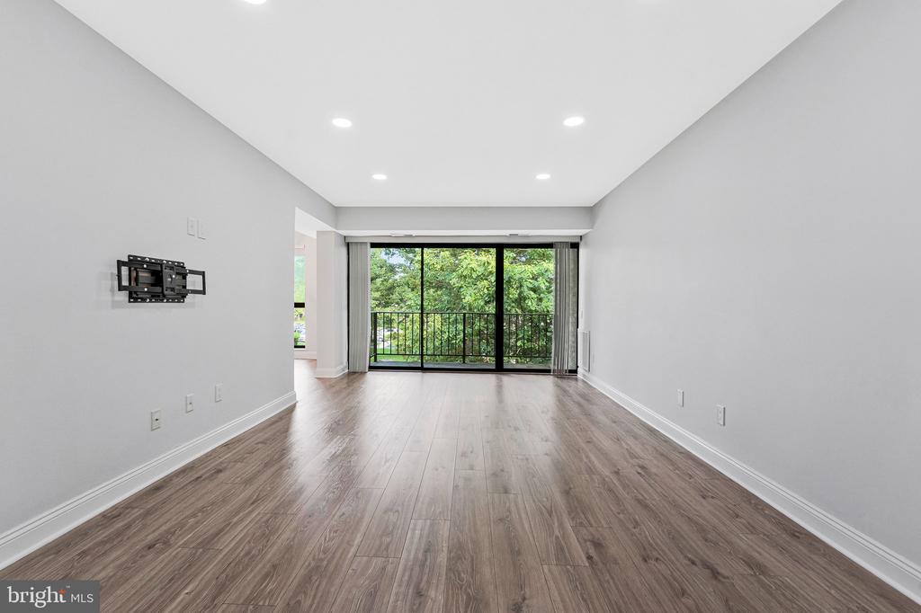 2012 COLTS NECK ROAD 21A