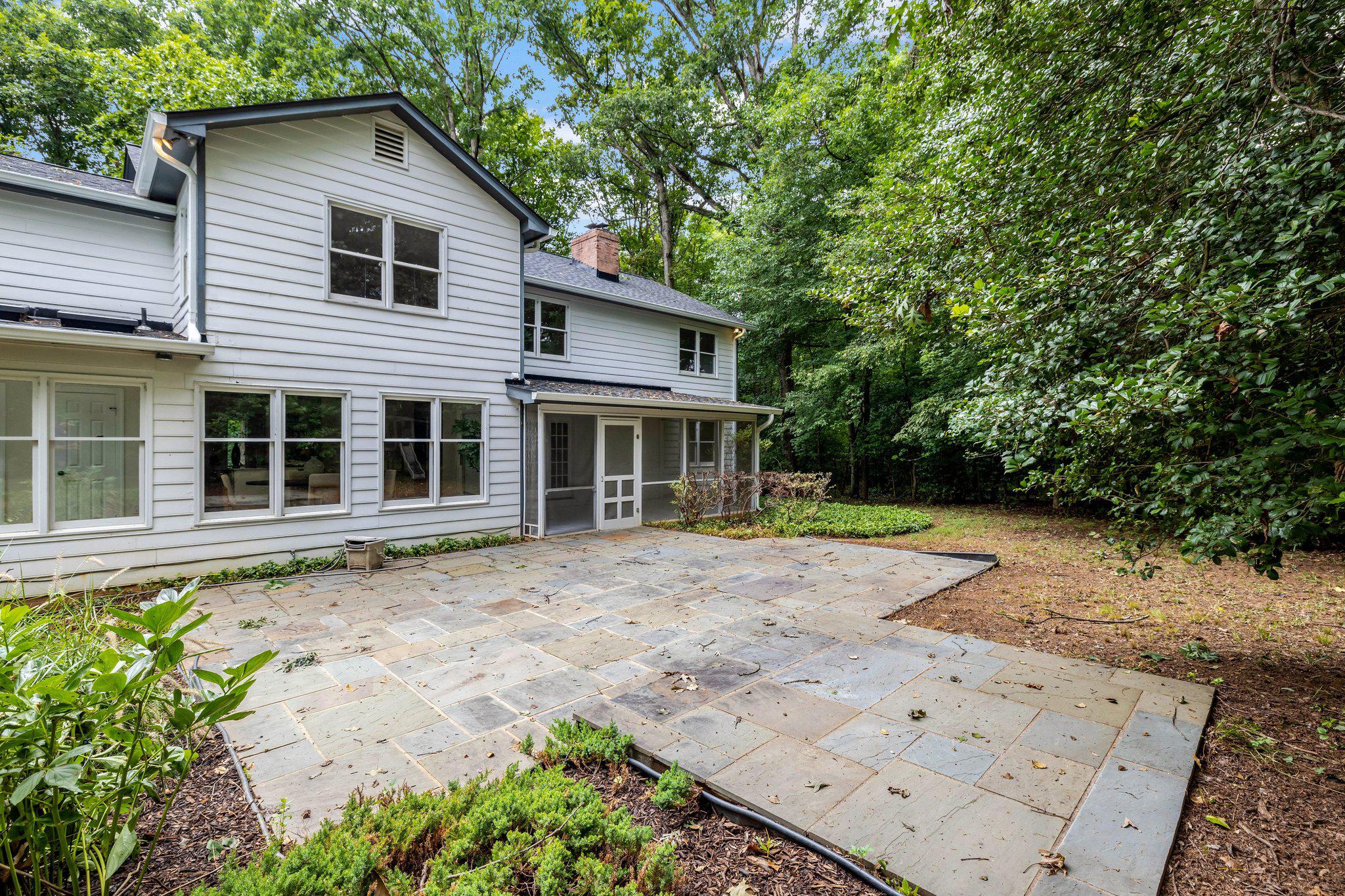 1132 SPRINGVALE ROAD