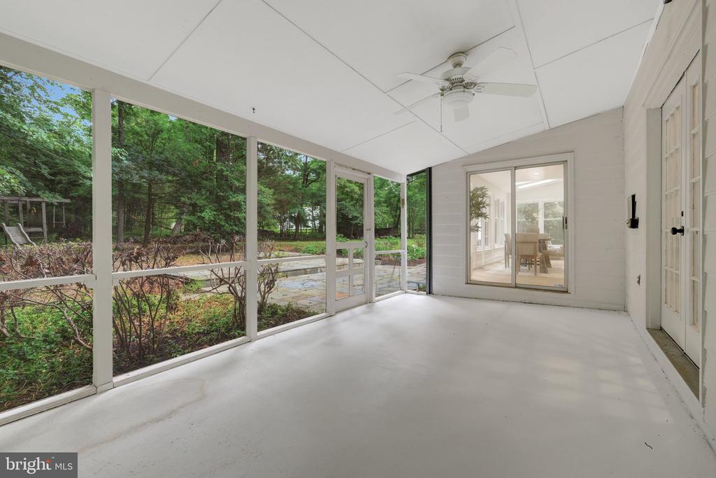 1132 SPRINGVALE ROAD