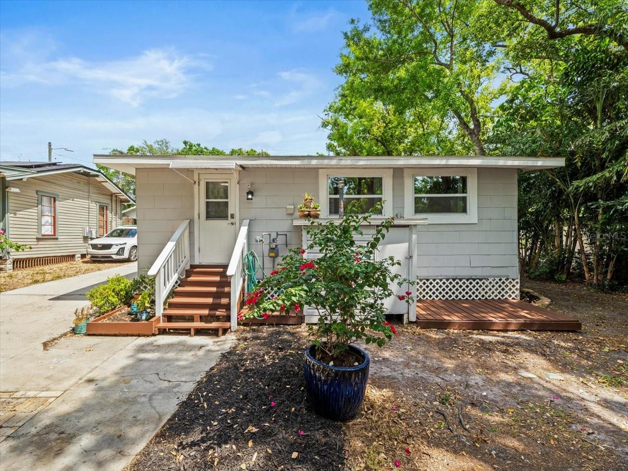 4816 N HIGHLAND AVE