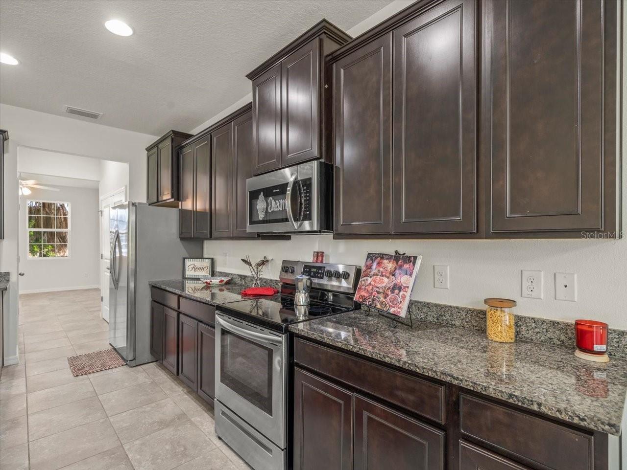 5715 HEVENA CT