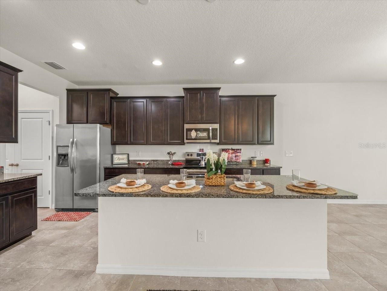 5715 HEVENA CT