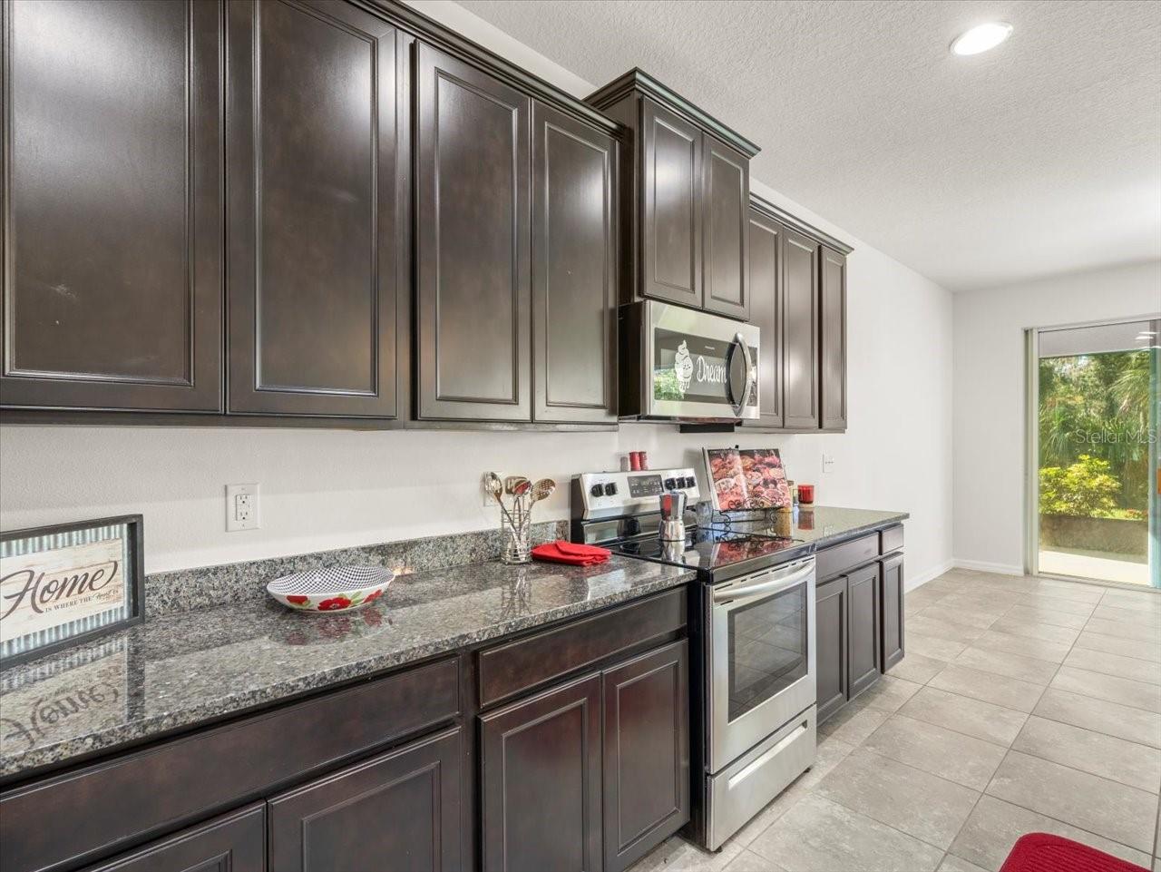 5715 HEVENA CT