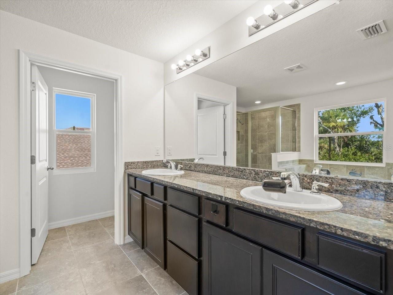 5715 HEVENA CT