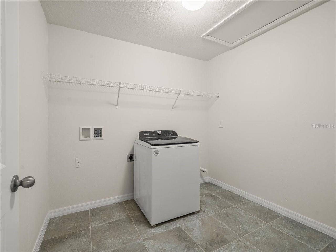 5715 HEVENA CT